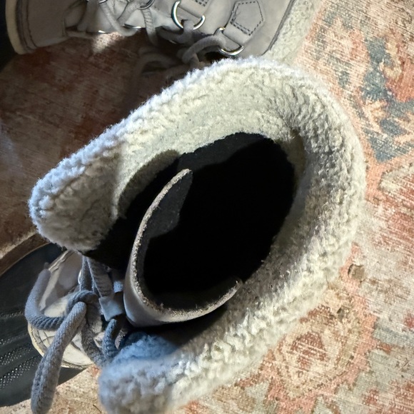 Sorel Women's Black and Gray Winter Boots size 8 - Picture 4 of 4